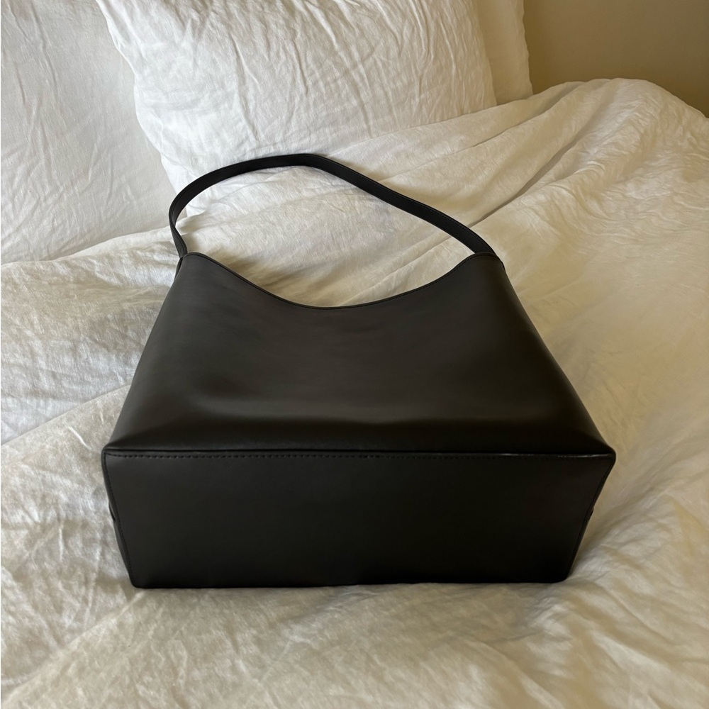 The Curated Smooth Black Leather Weekend Tote Bag - Picture 3 of 6